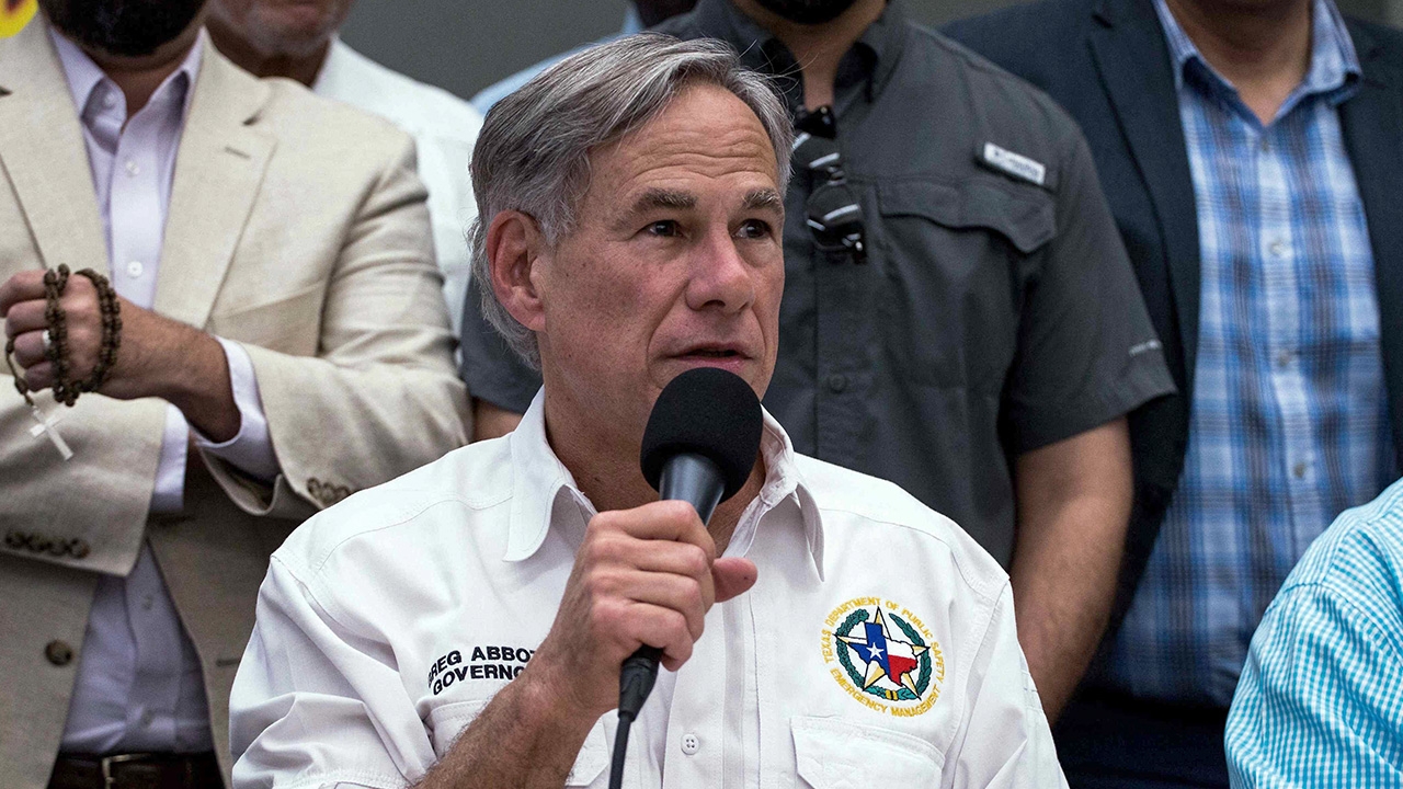 ผู้ว่าฯ เทกซัส เลิกบังคับใส่หน้ากากกันโควิด-ให้ธุรกิจรับคนเต็มความจุ