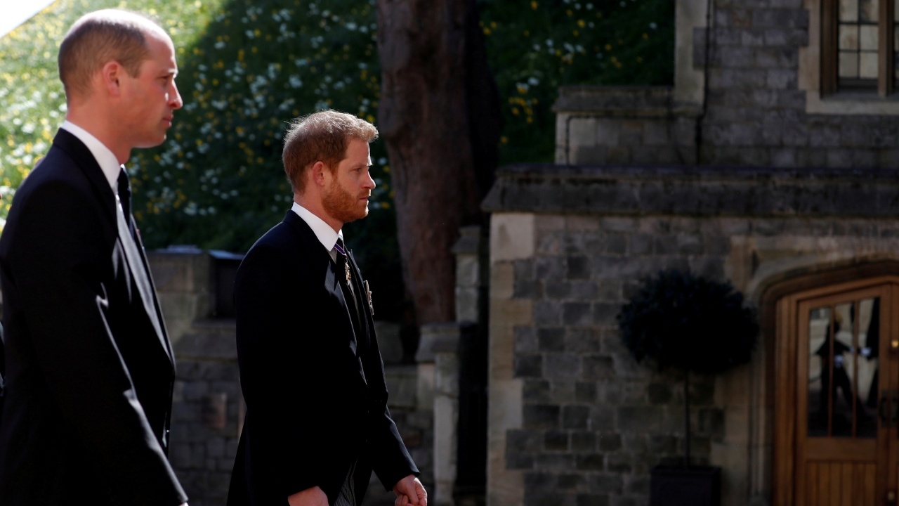 เจ้าชายวิลเลียม เจ้าชายแฮร์รี่ ทรงคืนดีกันครั้งแรกในพิธีพระศพเจ้าชายฟิลิป