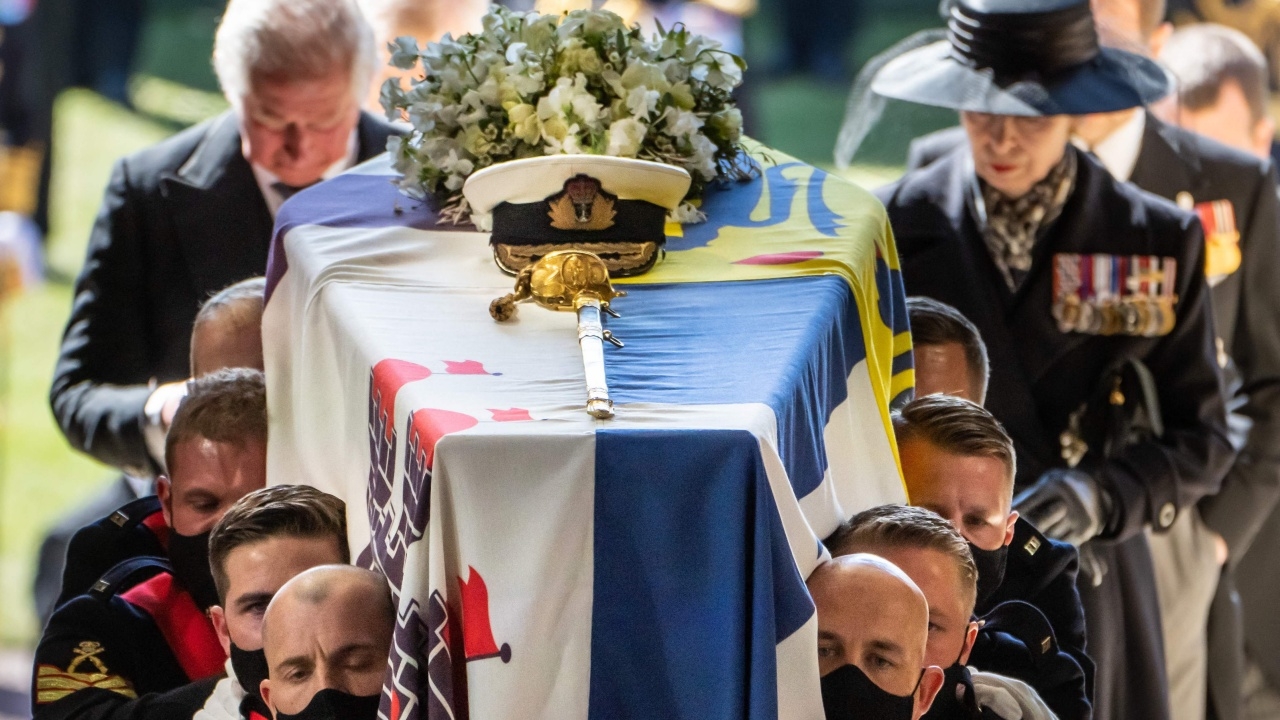 สุดอาลัย ควีนเอลิซาเบธ-ราชวงศ์อังกฤษ ร่วมพิธีฝังพระศพเจ้าชายฟิลิป