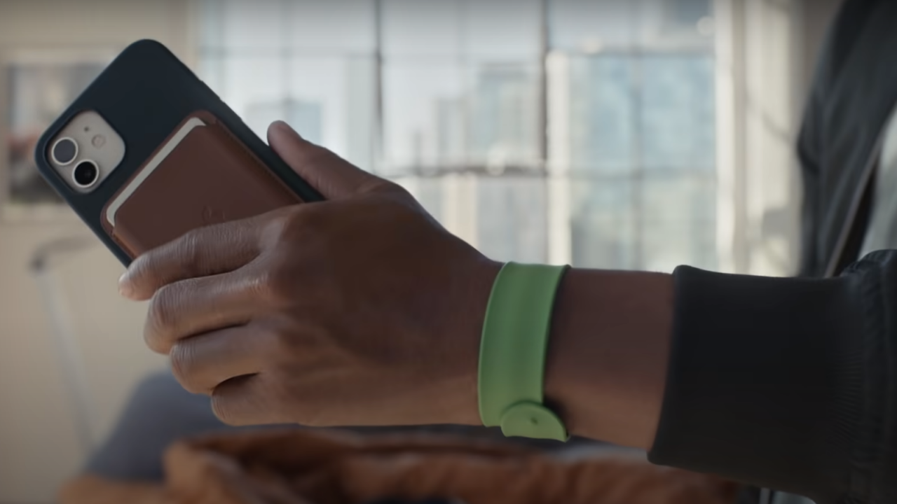 Apple เผยไม่แถมอะแดปเตอร์ ลดปริมาณโลหะกว่า 8.6 แสนตัน