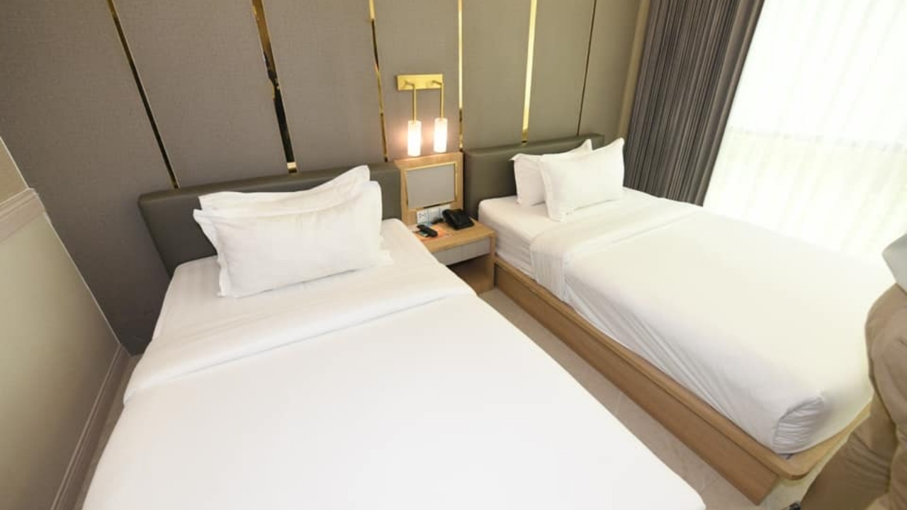 ผู้ว่าฯ กทม. ตรวจความพร้อม Hospitel ก่อนเปิดรับผู้ป่วยโควิด 26 เม.ย.นี้