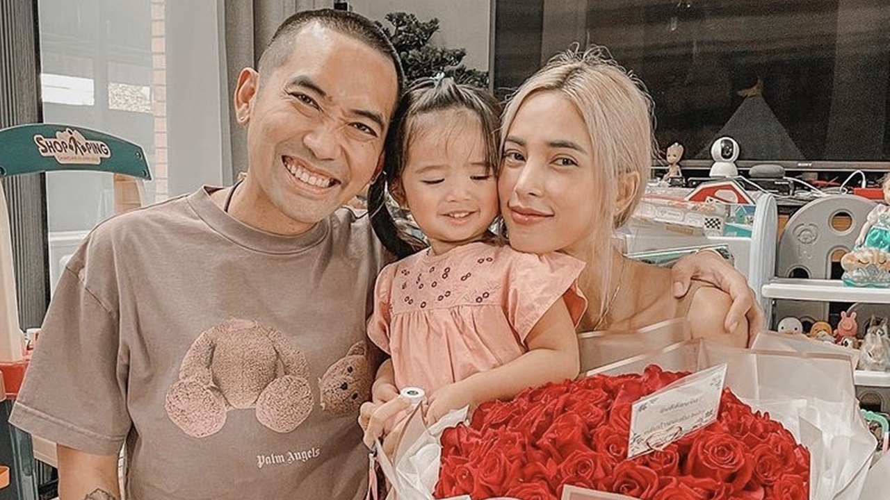 อุ้ม ลักขณา-น้องดิสนีย์ หายป่วยโควิดแล้ว กลับบ้านเจอหน้าสามีสุดแฮปปี้ 