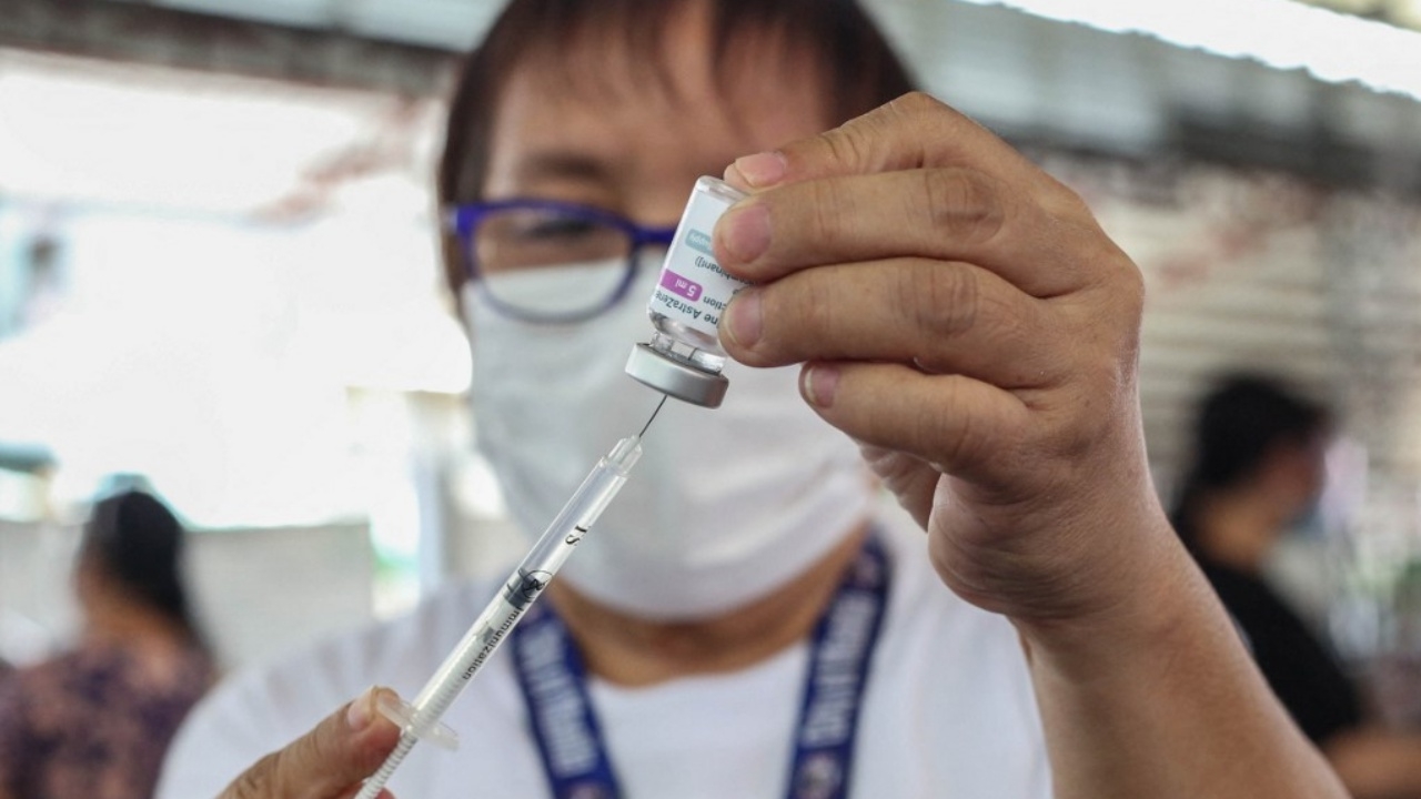 ฟิลิปปินส์ระงับใช้วัคซีนแอสตราเซเนกากับคนอายุต่ำกว่า 60 ปี