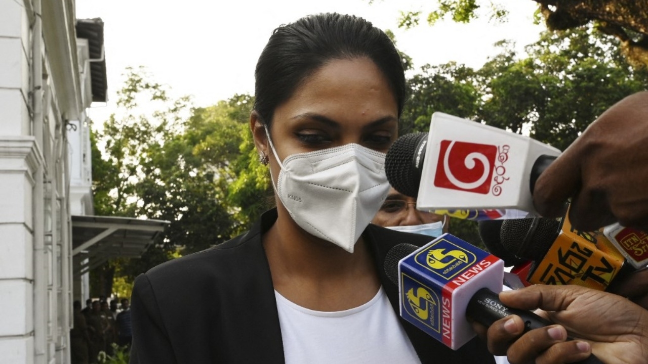 อดีตนางงาม 'งานเข้า' ถูกจับแล้ว หลังกระชากมงกุฎ มิสซิส ศรีลังกา กลางเวที