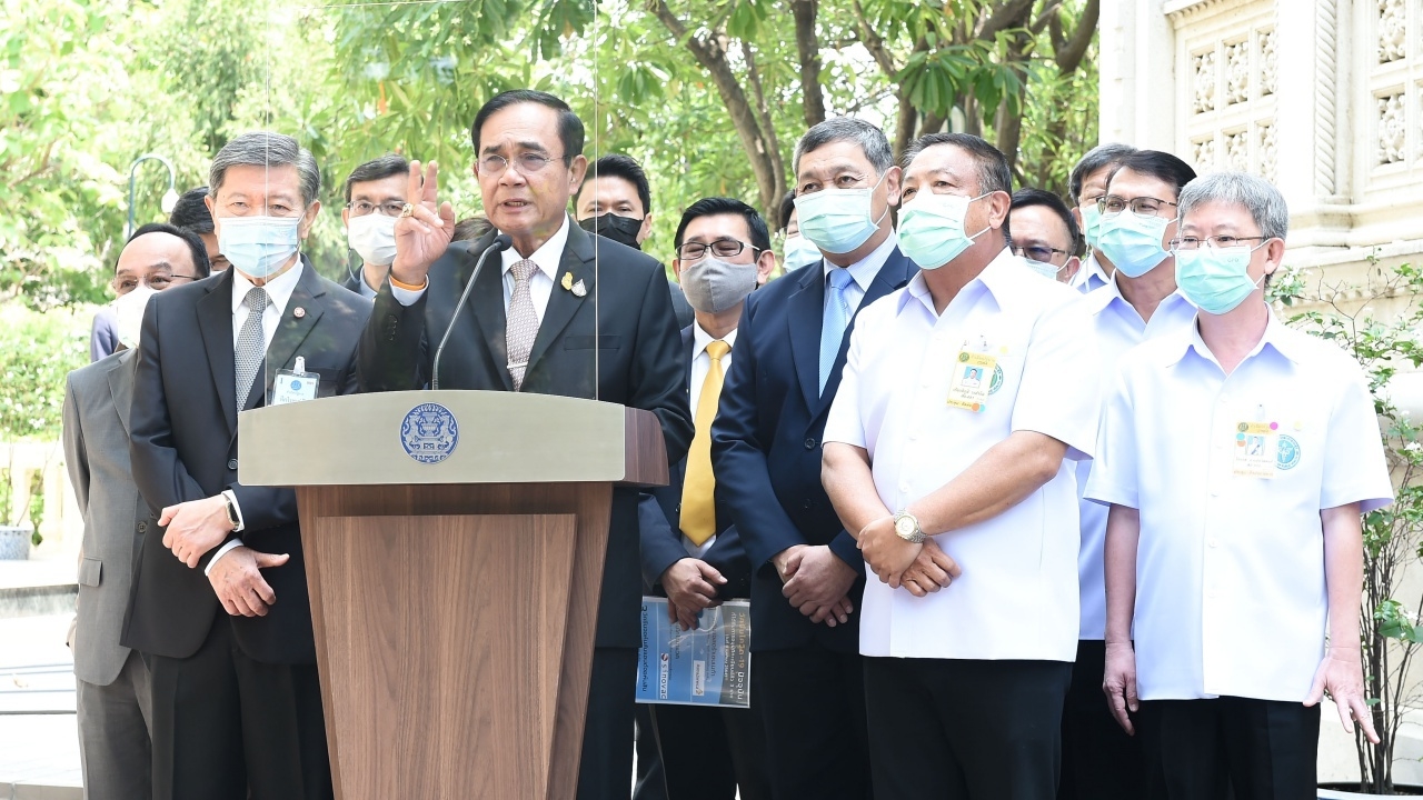 นายกฯ ขอ รมต.เลิกเที่ยวที่ อโคจร ขู่ จัดการคนโยงใช้คำ "ไทยคู่ฟ้าคลับ"