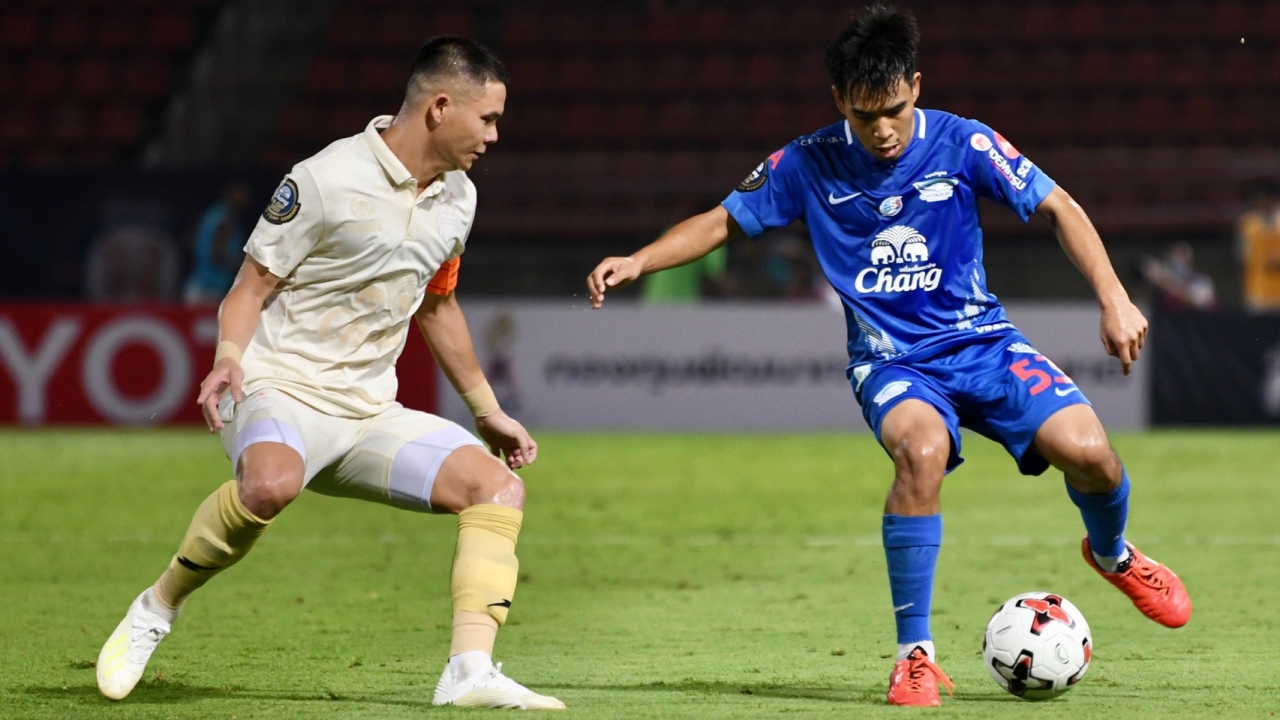 “ชลบุรี” เฉือน “บุรีรัมย์” 2-1 ทะลุชิง “ช้าง เอฟเอคัพ”