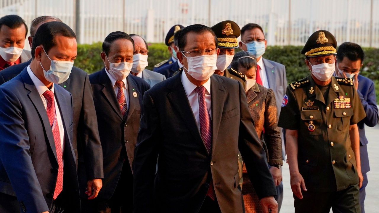 รพ.ล้น กัมพูชาสั่งรักษาผู้ป่วยโควิดที่บ้าน