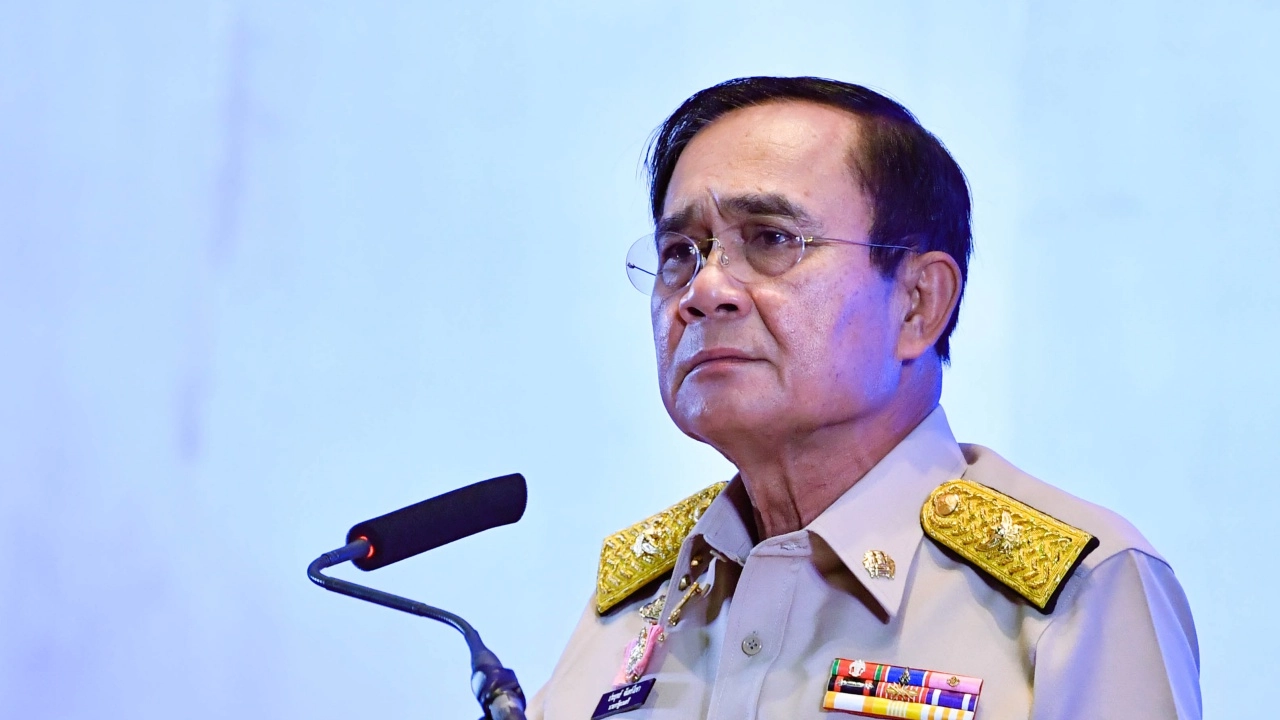 นายกฯ เซ็งข่าวรัฐมนตรีเที่ยวทองหล่อ ครม.เสี่ยงโควิด รับกำลังพิจารณาปิดผับ