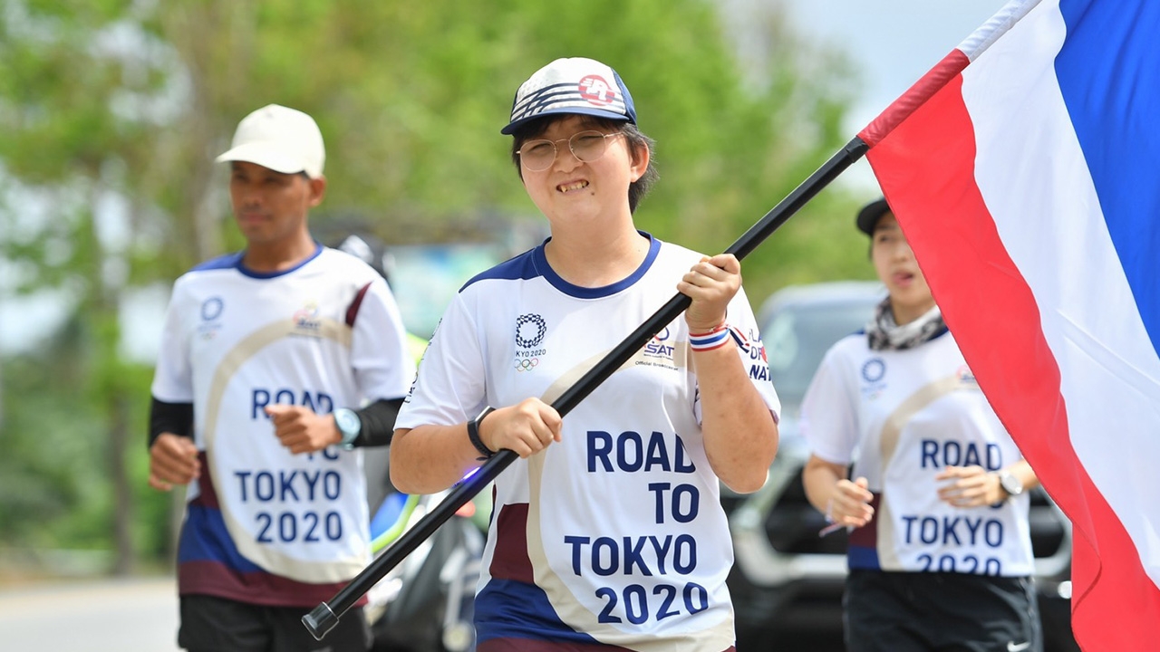 "วิ่งผลัดธงชาติไทย" วันที่ 6 ประจวบคีรีขันธ์-ชุมพร เด็กพิเศษร่วมให้กำลังใจ