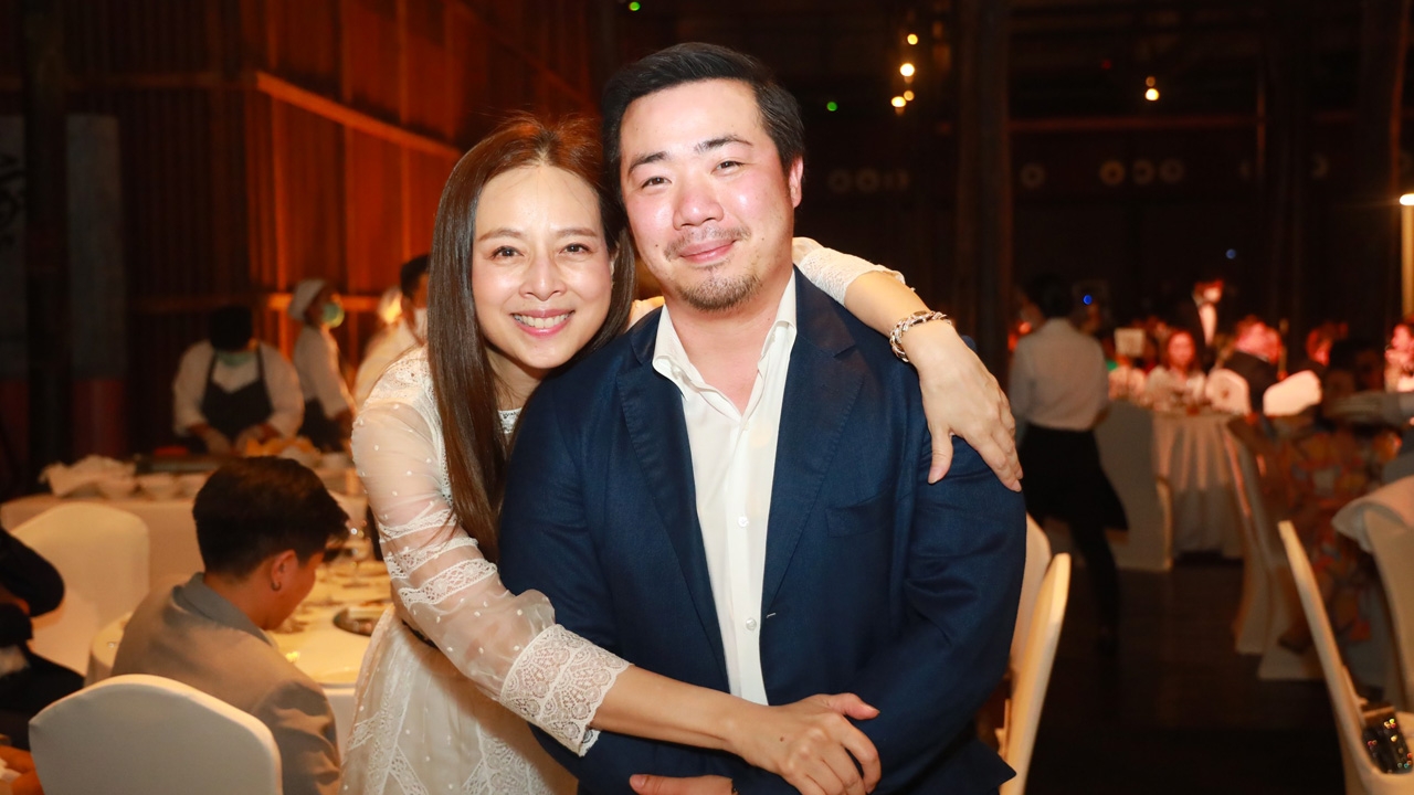 น้ำใจคนกีฬา "มาดามแป้ง" ปลื้ม "ปธ.เลสเตอร์" ร่วมทำบุญกับมูลนิธิมาดามแป้ง