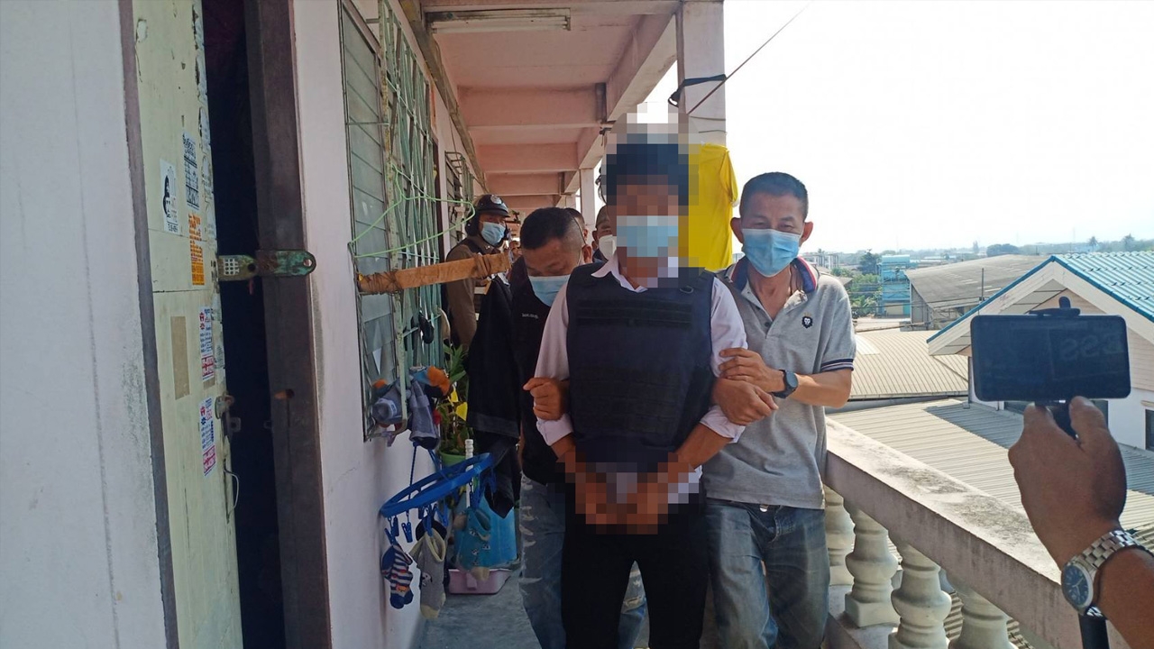 จับหนุ่มเมียนมา แทงกิ๊กและแฟนสาวตายคาห้อง สารภาพฝ่ายหญิงพลาดโดนปาดคอตาย