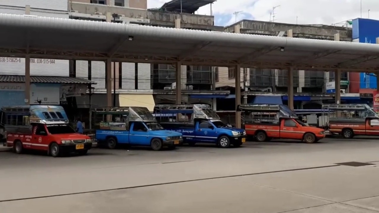 โควิดทำพิษชีวิตมีแต่ขาดทุน โชเฟอร์สองแถวโอด คนหาเช้ากินค่ำจะถอดใจแล้ว