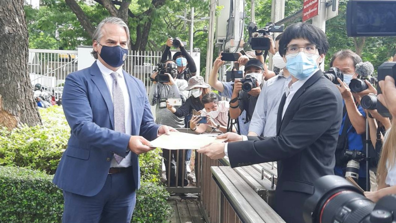 เครือข่ายบุคลากรการแพทย์ ยื่น จม.สถานทูตสหรัฐฯ กังวลการจัดสรรวัคซีน