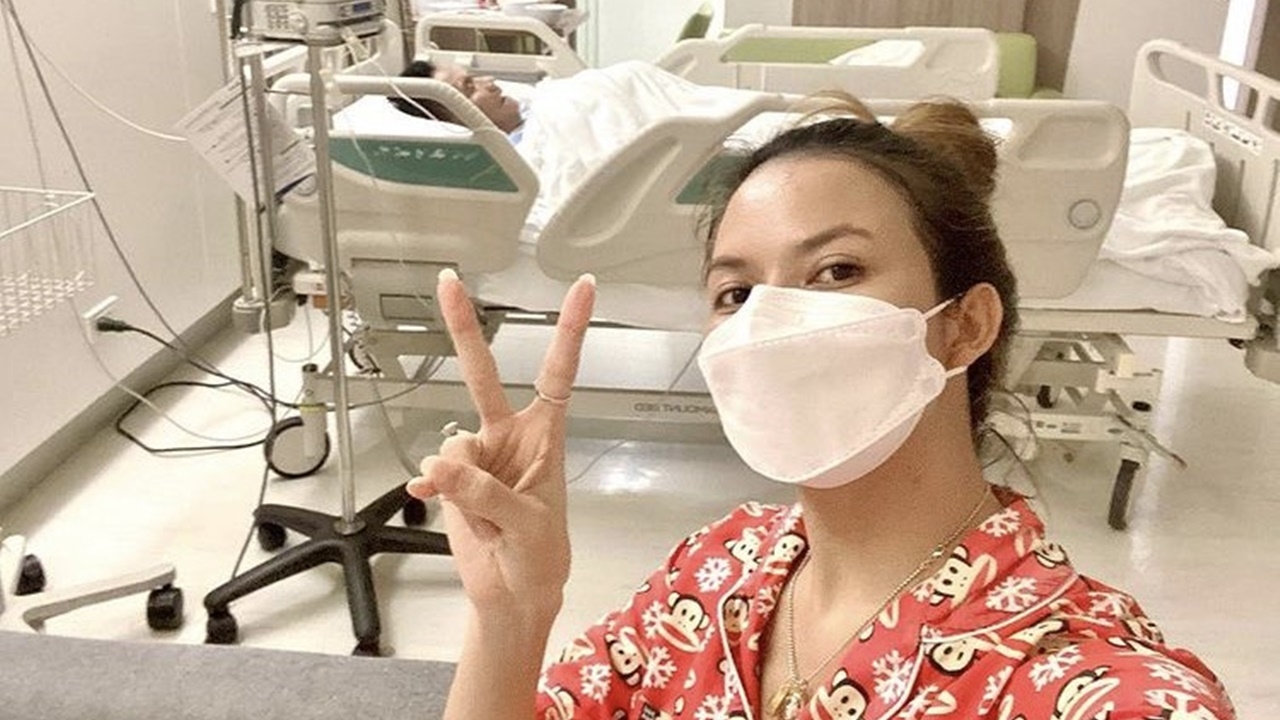จ๊ะ นงผณี เผยอาการคุณพ่อ หมอสันนิษฐานเป็นเยื่อหุ้มสมองอักเสบ