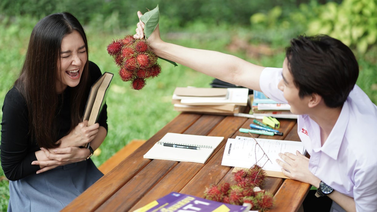 “เบลล่า” ซีนขายขำ กลัวขนเงาะ “กองทัพ พีค” แอบฮาลั่น ใน “ให้รักพิพากษา”