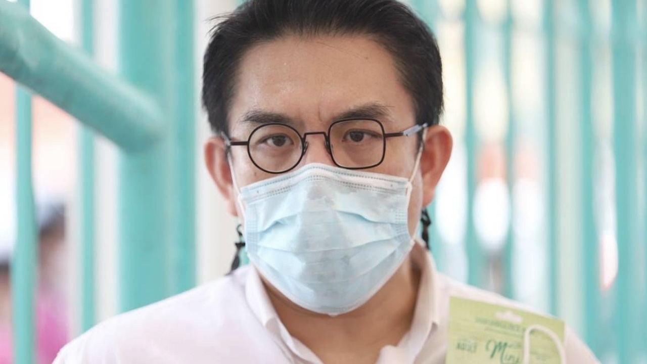 "วิโรจน์" ซัด คำสั่ง สธ. ไม่นับผลตรวจ ATK เป็นผู้ติดเชื้อ ถามปกปิด หรือไม่