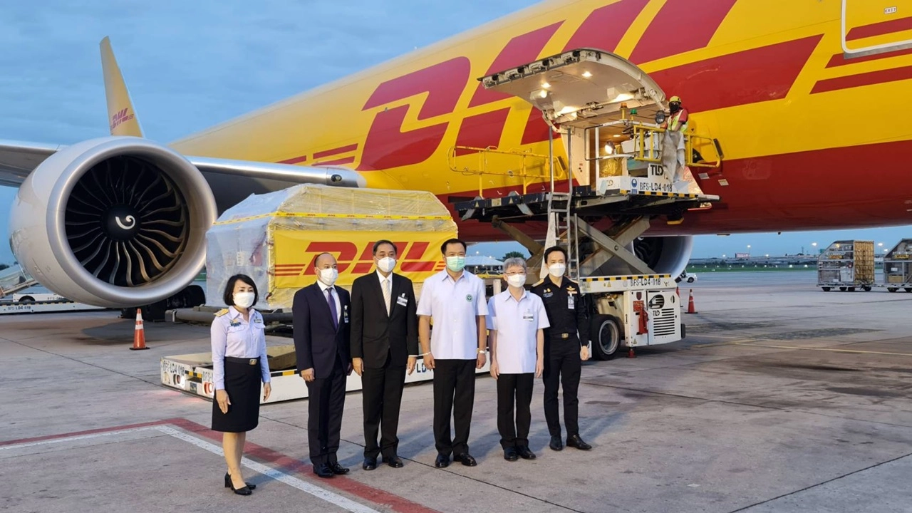 "วัคซีนไฟเซอร์" 1.5 ล้านโดสจากสหรัฐอเมริกา ส่งถึงประเทศไทยแล้ว (คลิป)