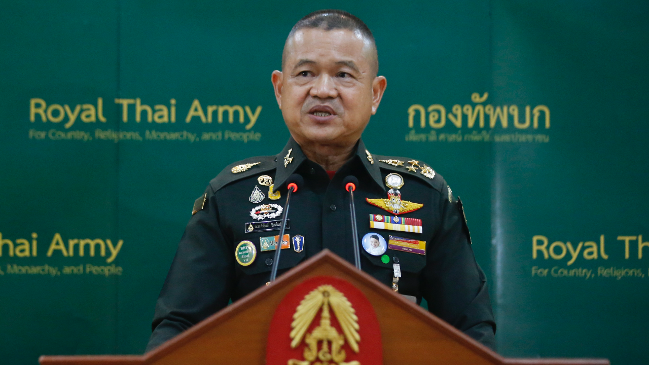กองทัพบก โต้ข่าวทำรัฐประหาร ผบ.ทบ. มอบหมายแจ้งความคนปล่อยข่าวเท็จ
