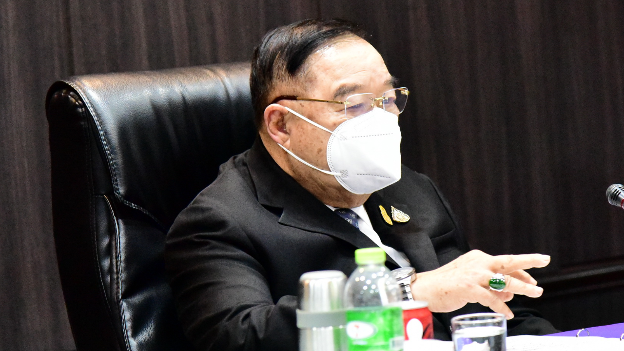 “บิ๊กป้อม” ถกฝ่ายมั่นคง รับมือความเสี่ยง โควิด-19 พื้นที่ชายแดน 