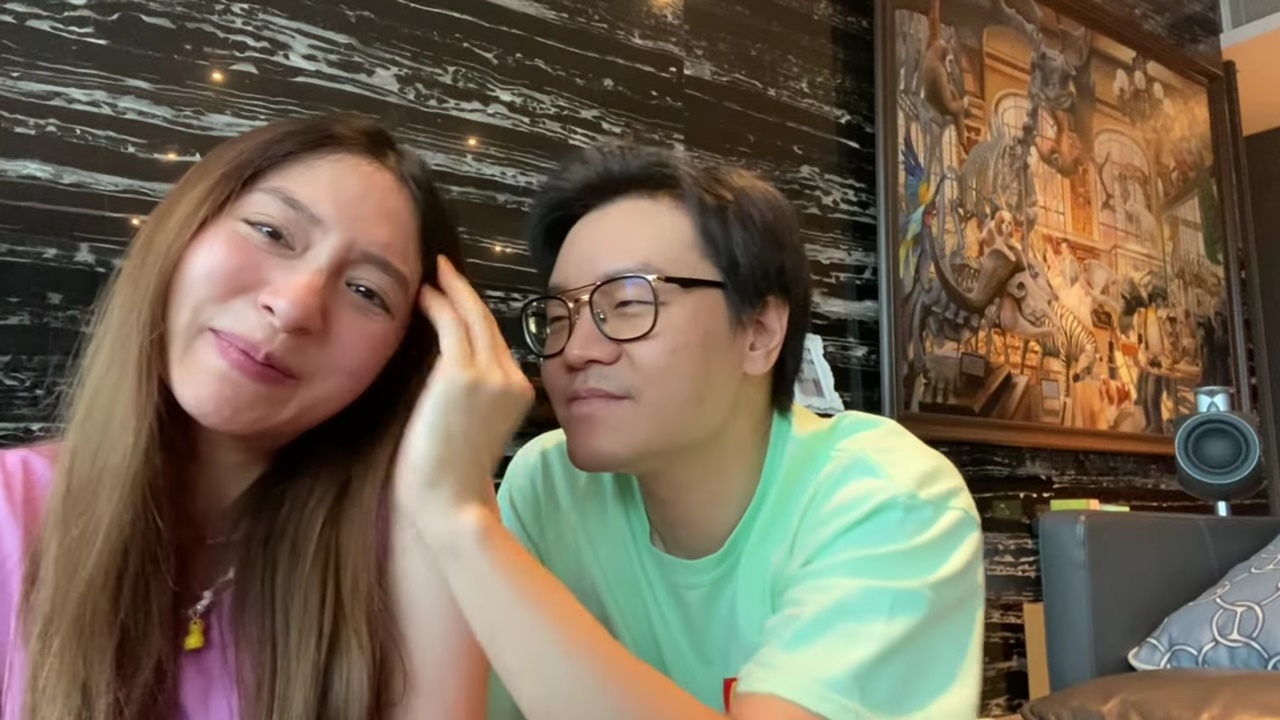 มิว นิษฐา ร้องไห้เครียดคนรถติดโควิด เซนต์ ปลอบใจ ลุ้นตรวจ ATK (คลิป)