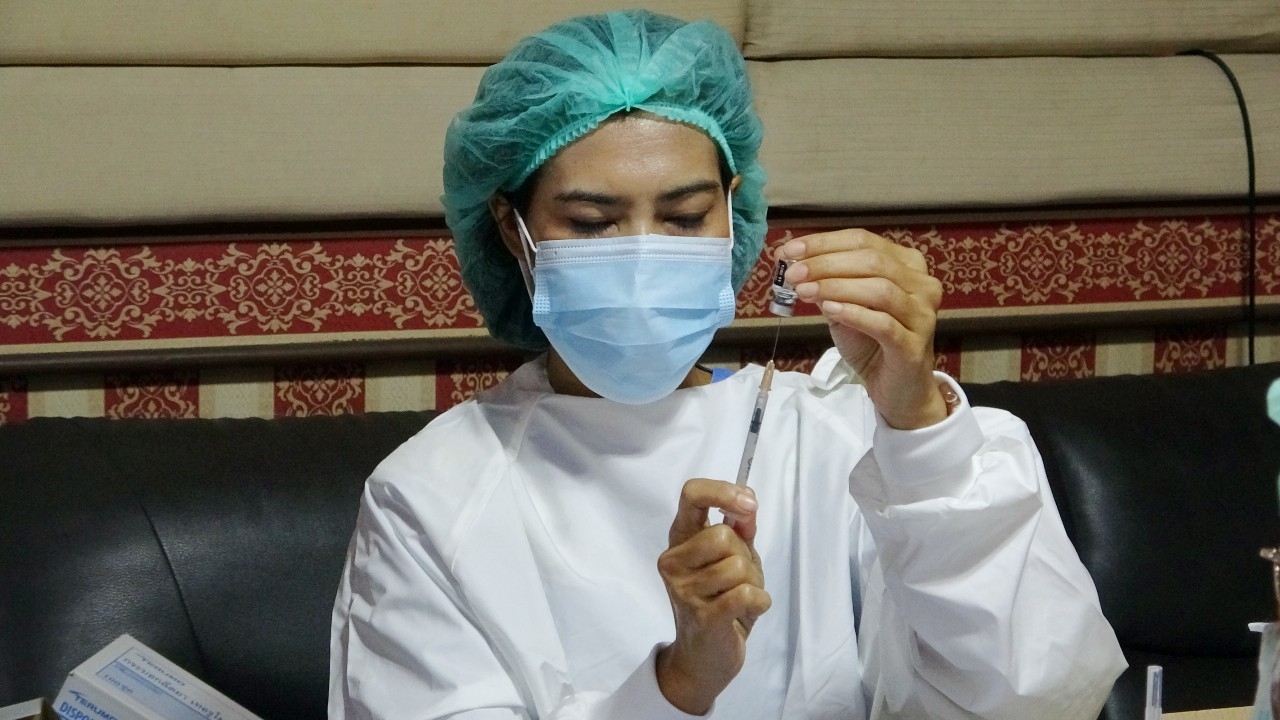 รอง ผอ.รพ.ปัตตานี แจงจับฉลากฉีดวัคซีนไฟเซอร์มีจริง ยืนยันได้ฉีดครบทุกคน