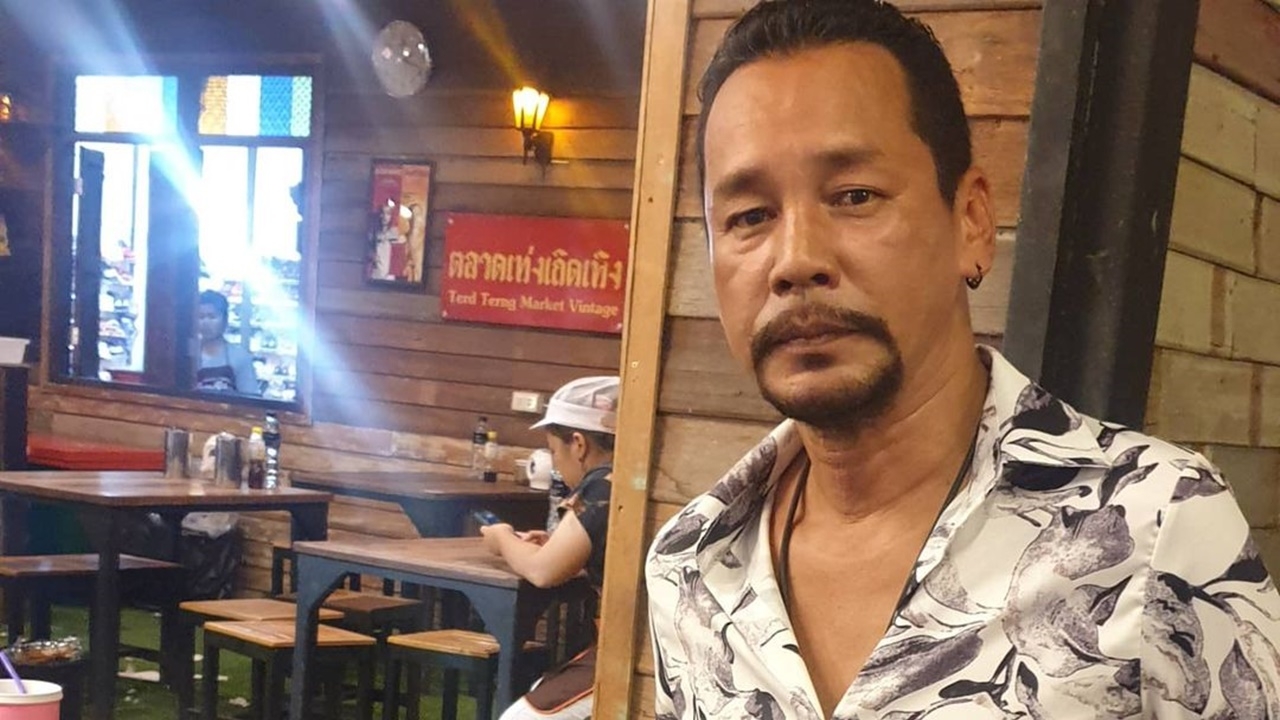 เท่ง เถิดเทิง สุดภูมิใจยิ้มไม่หุบ ลูกชายให้ของขวัญเป็นเงินสด 2 แสนบาท (คลิป)