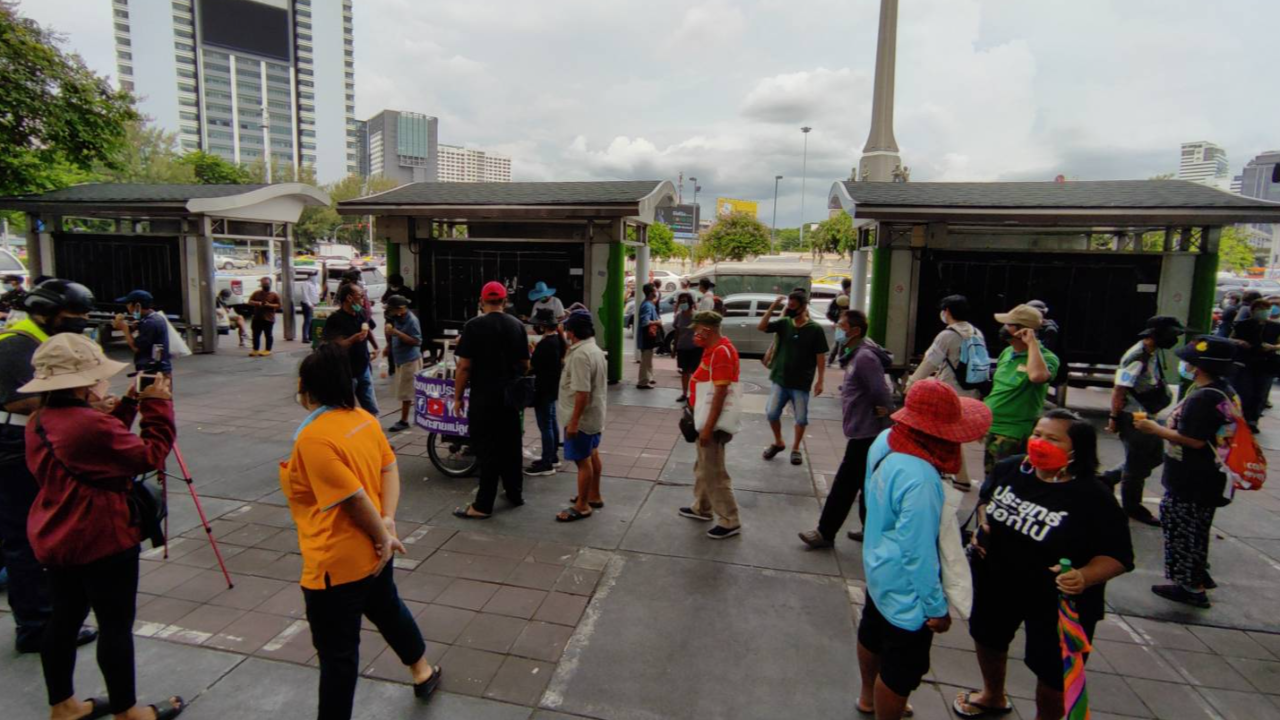 ม็อบทะลุฟ้า ทยอยรวมตัวที่อนุสาวรีย์ชัยฯแล้ว ระบุ ยึดมั่นไม่กระทำรุนแรง (คลิป)