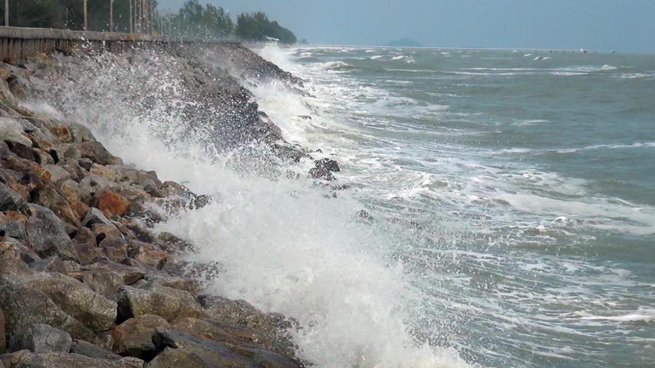 สภาพอากาศวันนี้ ฝนฟ้าคะนองทั่วไทย ทะเลมีคลื่น 1-2 ม. ชาวเรือระวัง