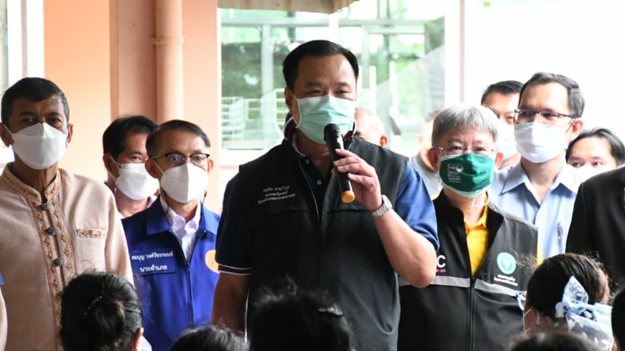 แจงดราม่า “อนุทิน” ปมมอบวัคซีนไฟเซอร์ที่นครสวรรค์ ชี้เข้าใจคลาดเคลื่อน