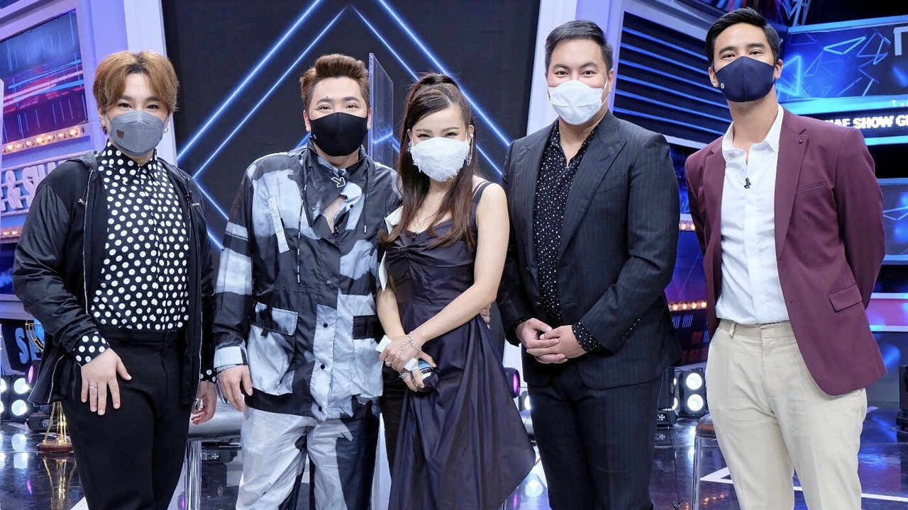 “ต้นหอม-กอล์ฟ” แท็กทีม “มดดำ” ช่วยเหลือชาวบ้าน ซื้อเครื่องผลิตออกซิเจน