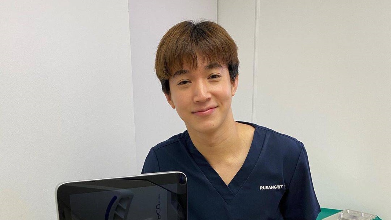 หมอริท เผยเคล็ดลับหน้าใสแม้ทำงานหนัก ซูมหน้าสดไม่เห็นรูขุมขน