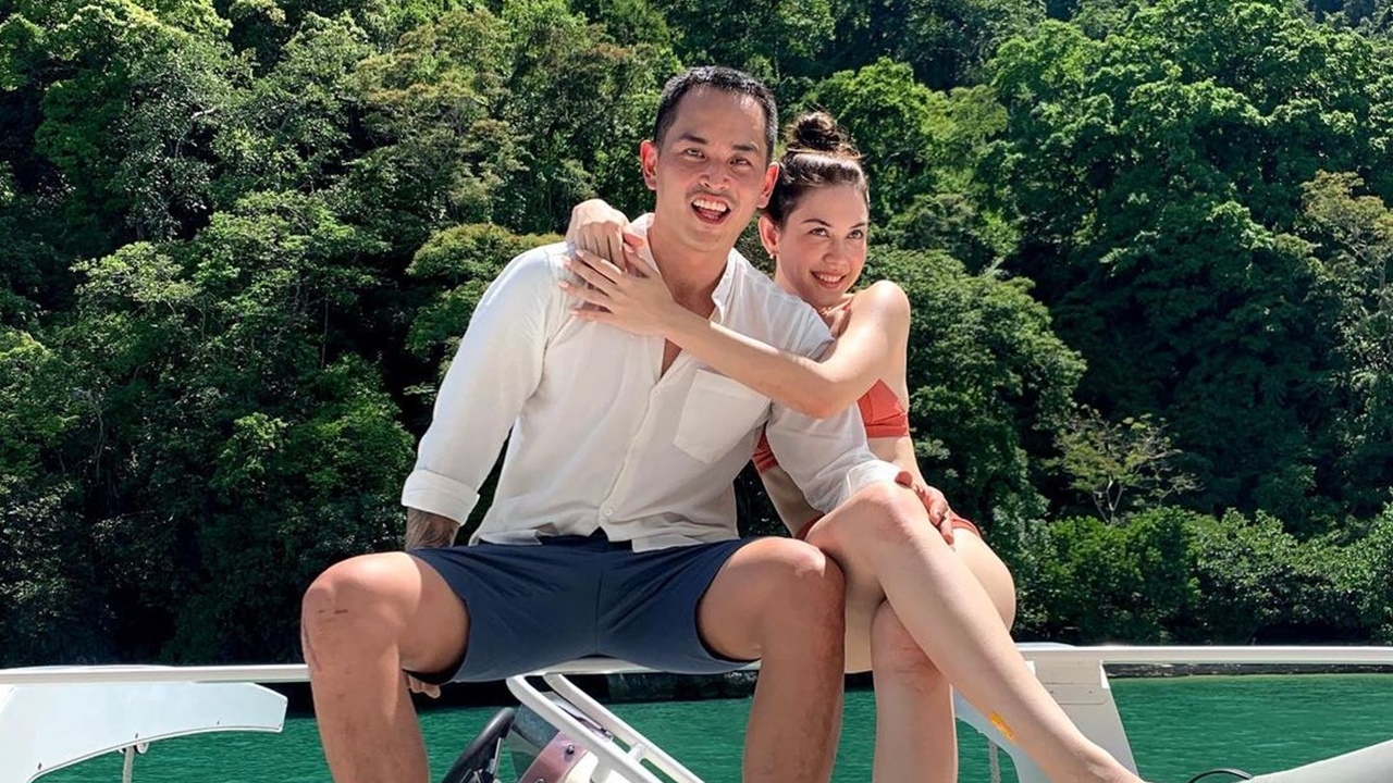 ชาวเน็ตแซะ "พ่อไม่ปลื้ม" รูป แมท ภีรนีย์ ร่วมเฟรมครอบครัว สงกรานต์