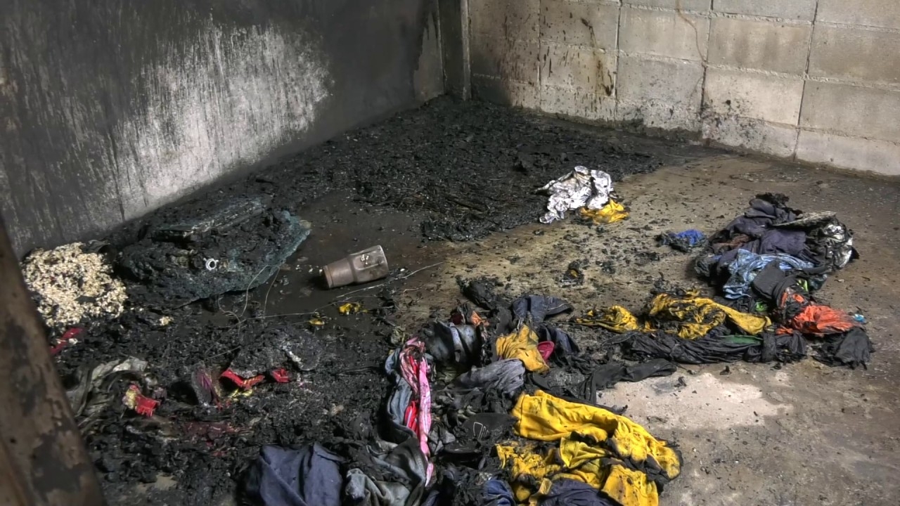 หลานขอเงินตาทวดช้าไม่ทันใจ เอาฟืนติดไฟซุกที่นอนไหม้ โชคดีพาลูกพิการหนีทัน