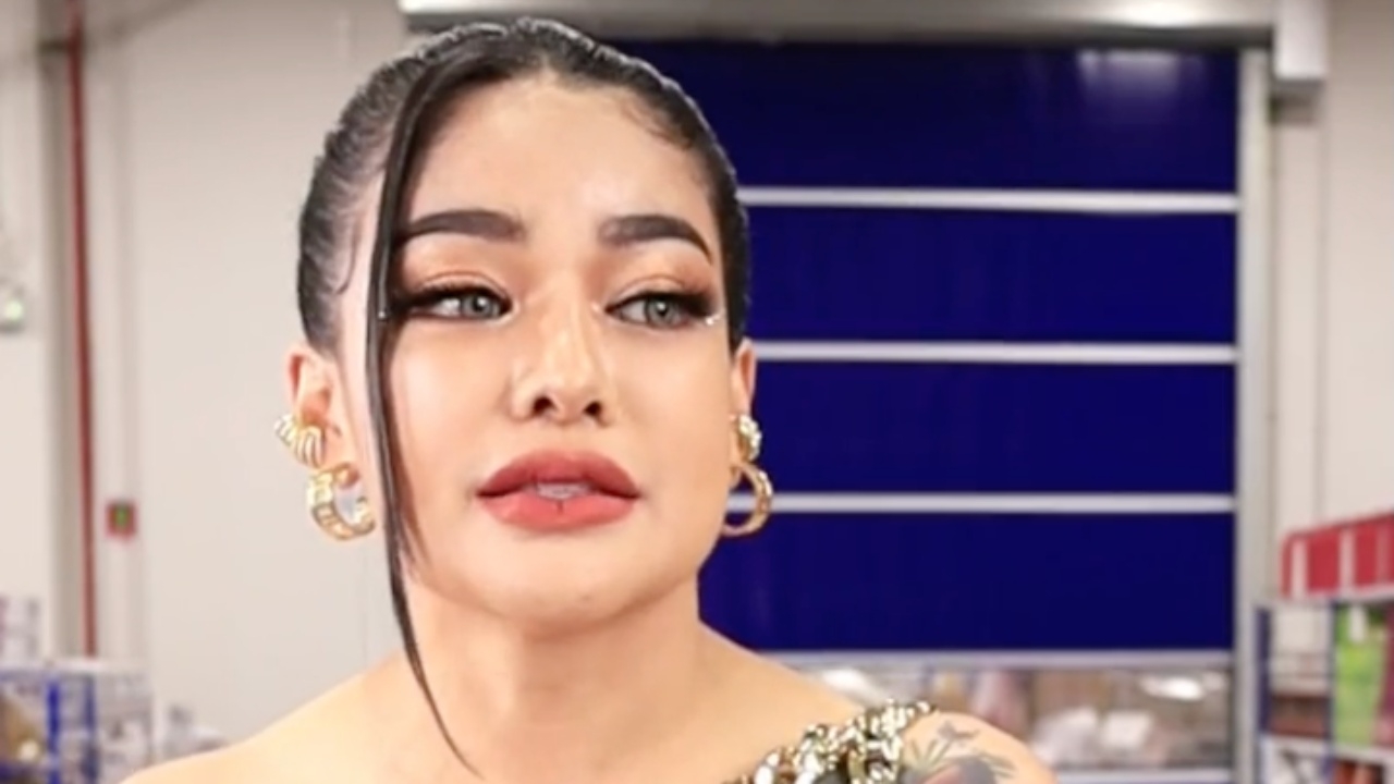 อย. เตือน "พิมรี่พาย" ไลฟ์สดขายน้ำแร่ แถม ATK ผิดกฎหมาย