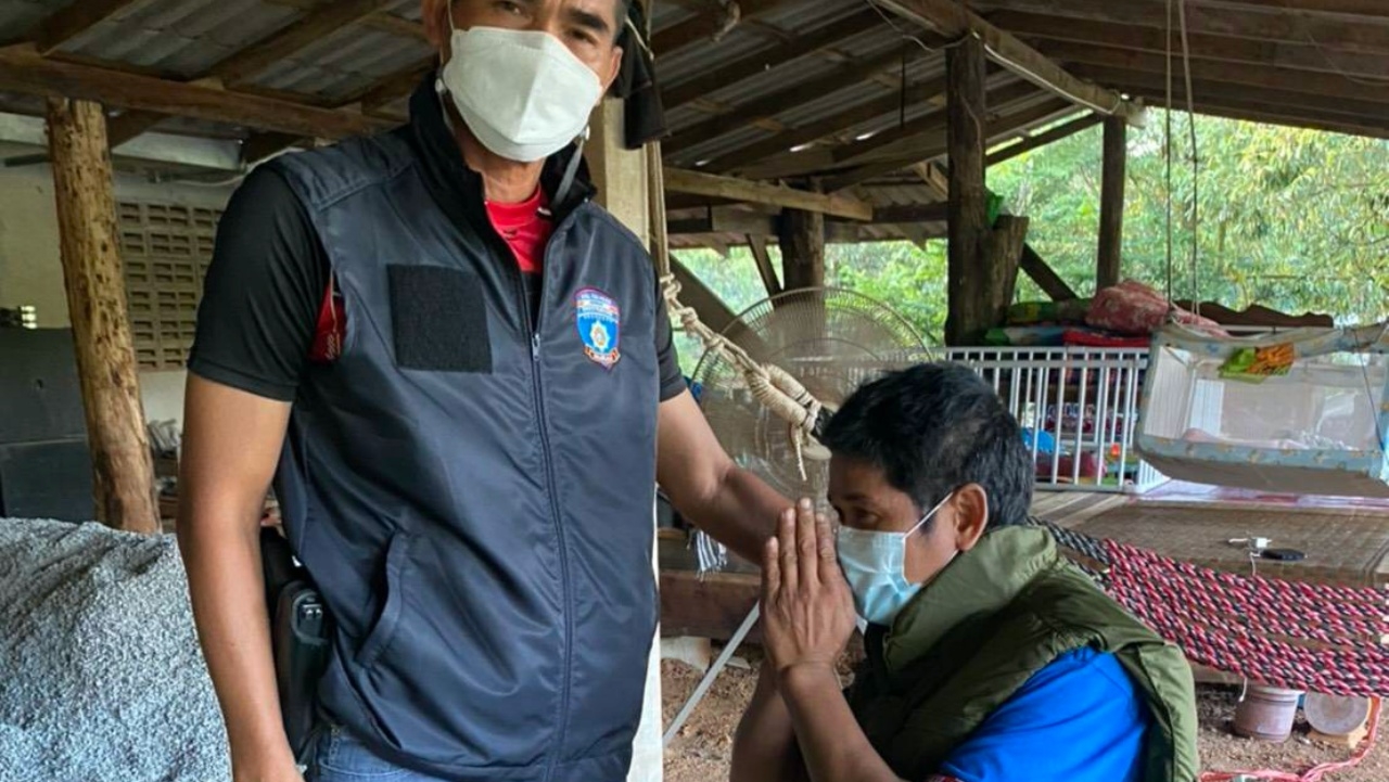 มอบตัวแล้ว มือปืนยิง พ.จ.ต.ดับที่ระยอง อ้างทนไม่ได้มาเกาะแกะเมีย