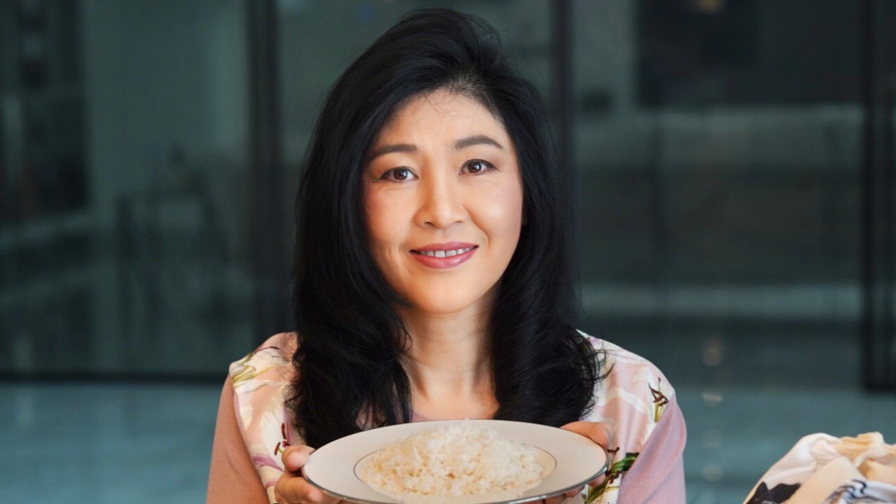 “ยิ่งลักษณ์” ภูมิใจได้กินข้าวไทย ชวนประชาชนอุดหนุน ช่วยเหลือชาวนา