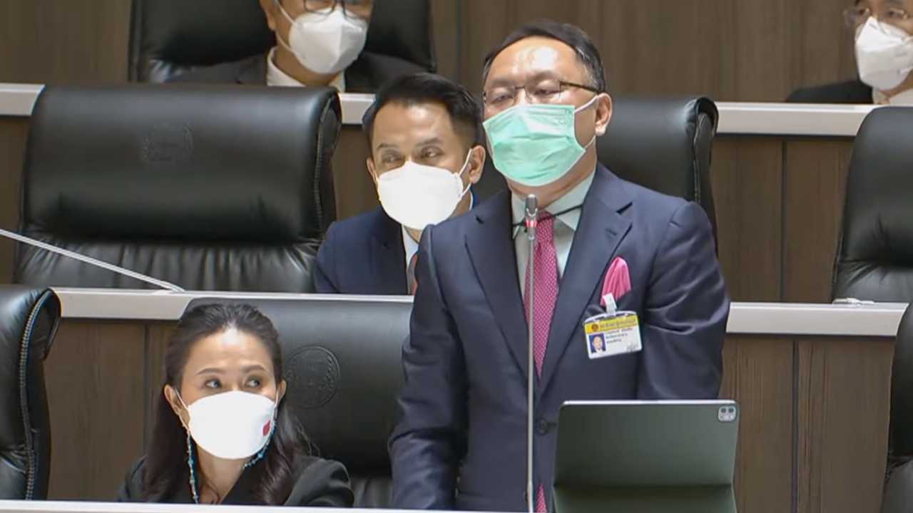 “พิธา - ยุทธพงศ์” อภิปรายมาตรา 8 งบกลาโหม ต้องปรับลดซื้ออาวุธ (คลิป)