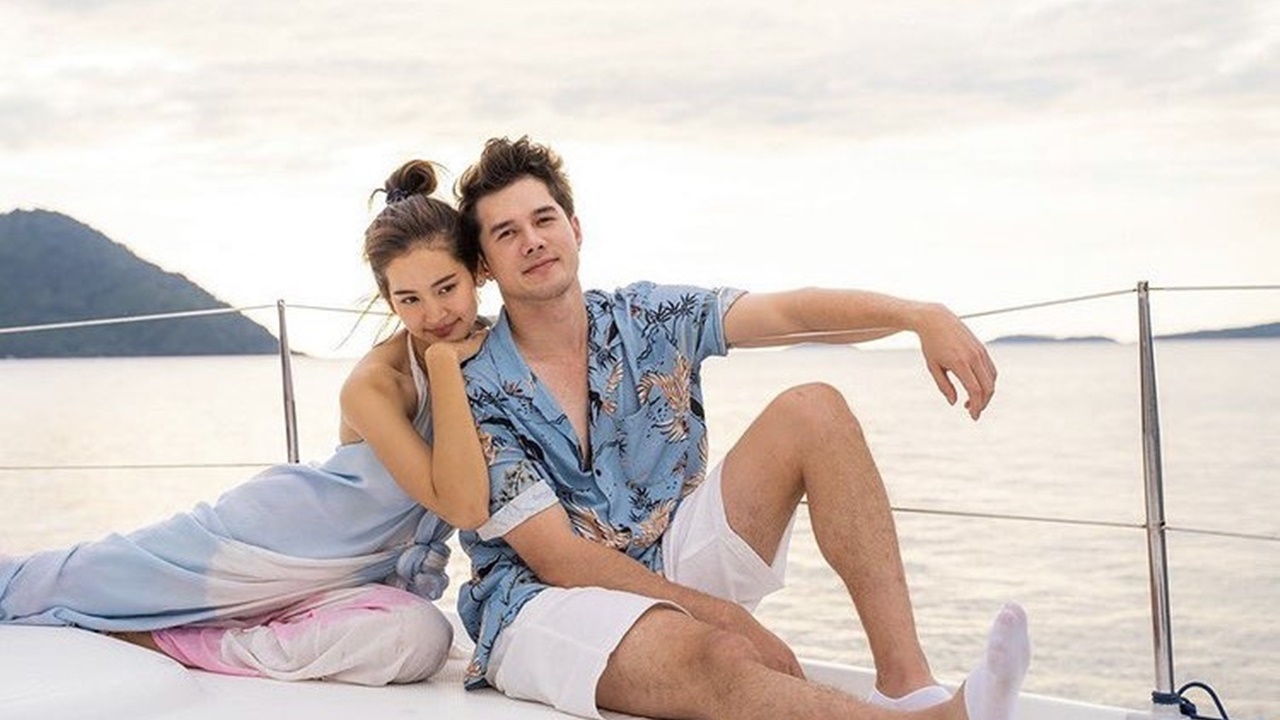 มิกค์ โพสต์แล้วเลิก โบว์ เมลดา จริง ยันไม่มีมือที่สาม แต่ไปด้วยกันไม่ได้