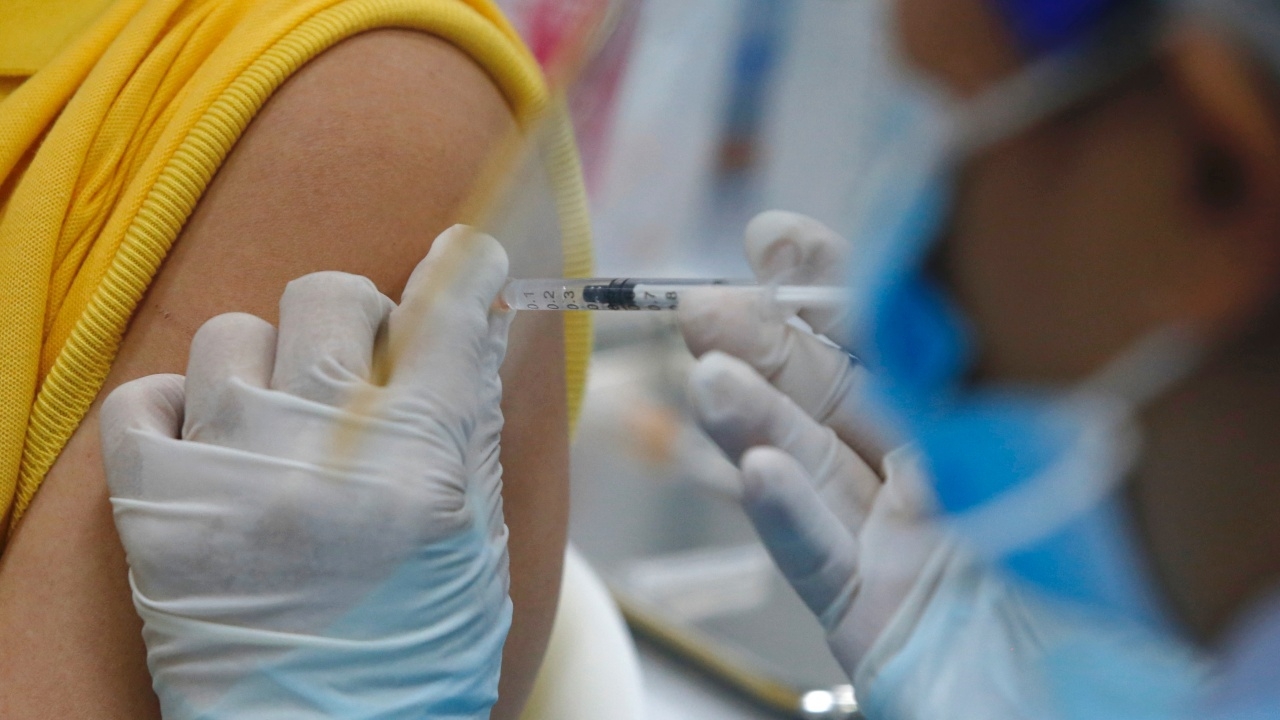 กรมควบคุมโรค เร่งฉีดวัคซีนโควิดให้ผู้สูงอายุ ลดการเจ็บป่วย-เสียชีวิต