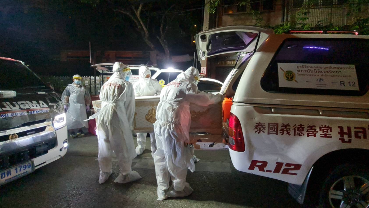 หดหู่ 2 พี่น้องคาดติดโควิด ดับ 1 คาป้ายรถเมล์ อีก 1 ไข้สูงหายใจรวยริน 