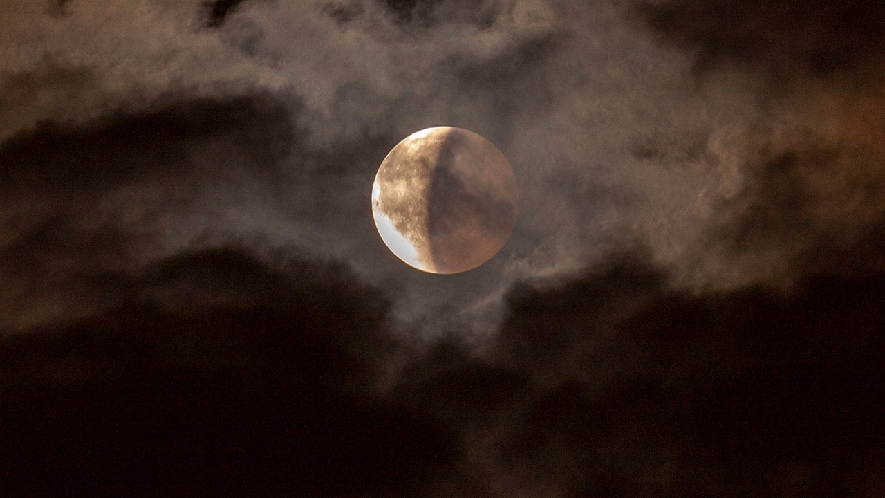 "จันทร์ซ้อนจันทร์" หนึ่งปีมีสองครั้ง มหาฤกษ์มงคล เสริมอำนาจบารมี