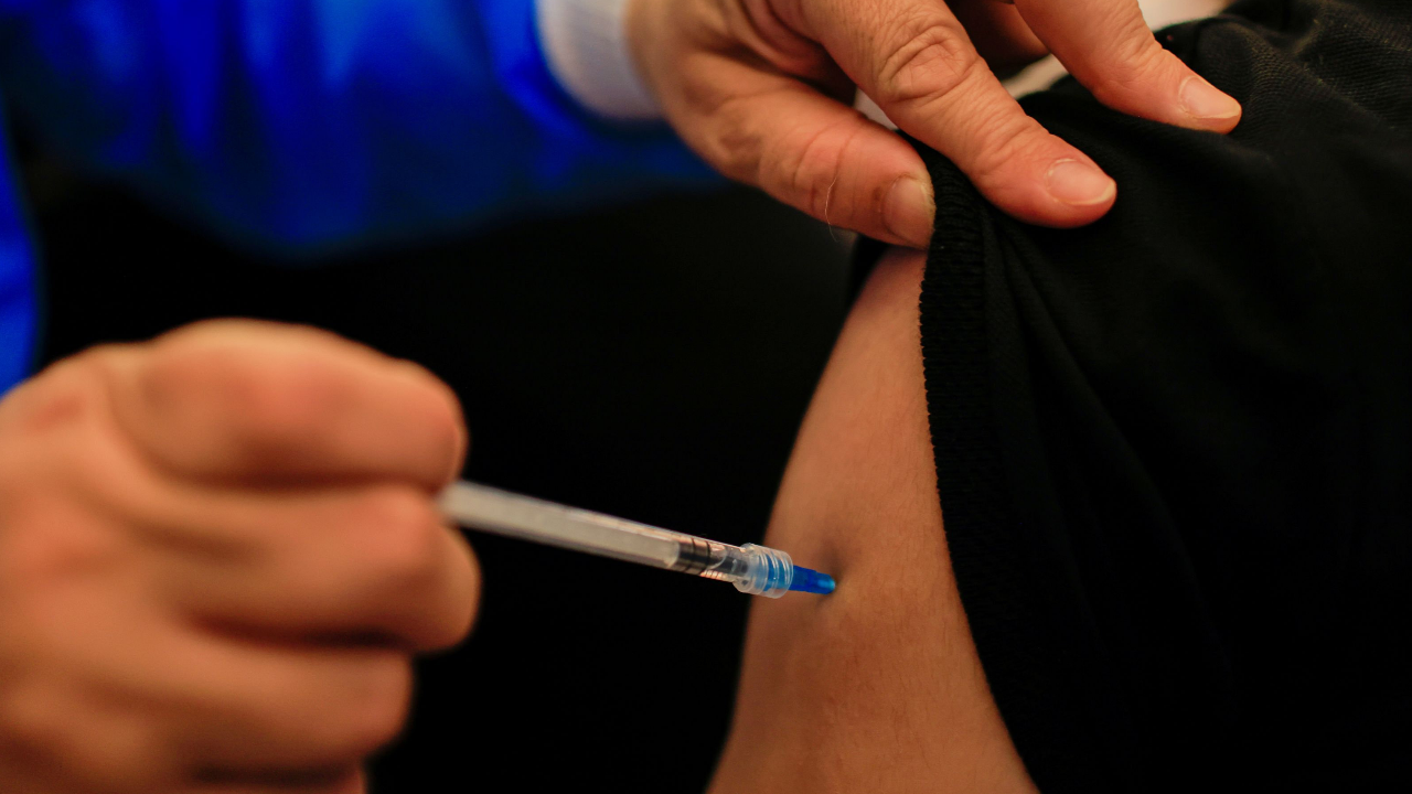 รพ.ตำรวจ เปิดให้ประชาชนจองฉีดวัคซีนโควิด เริ่มวันนี้ 8 โมง เป็นต้นไป