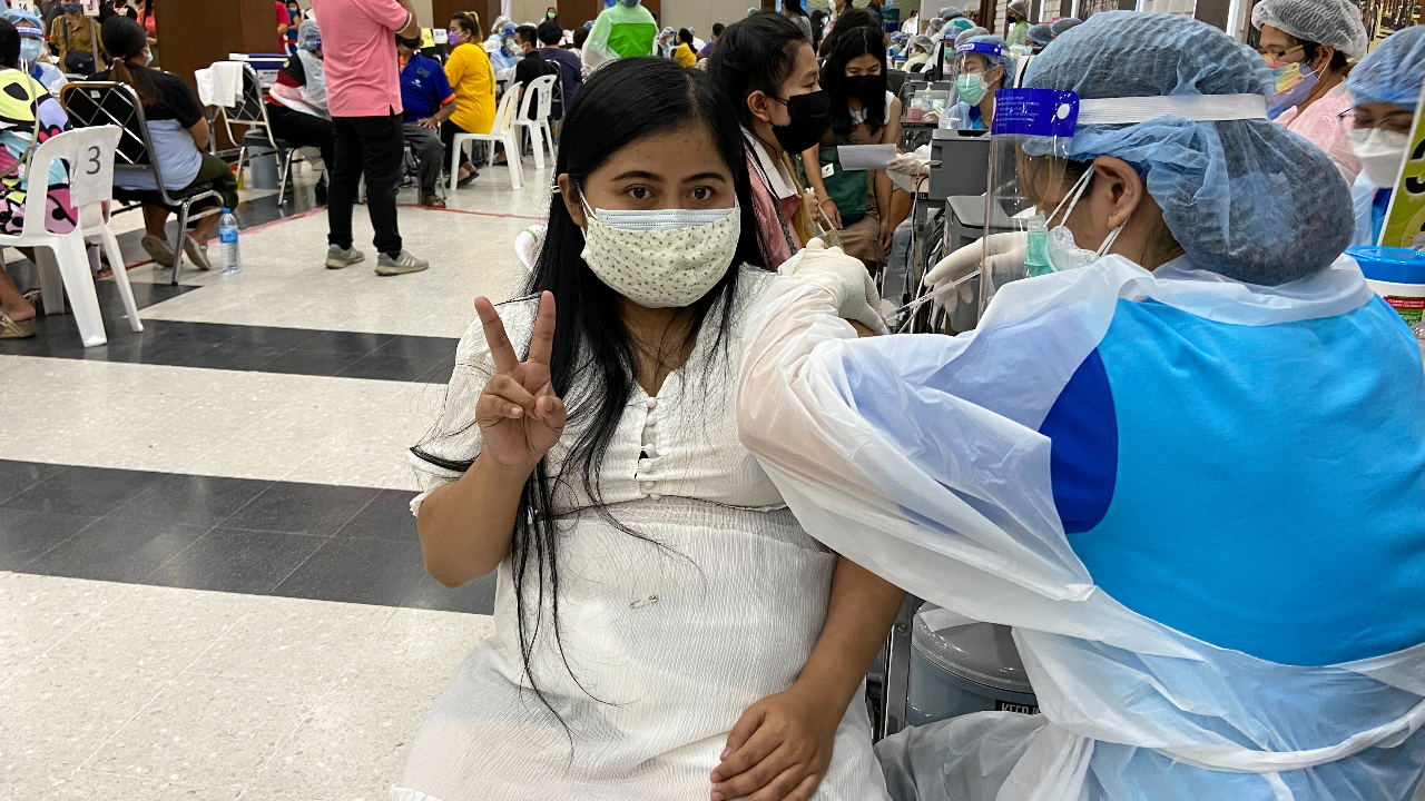 "หมอเบิร์ท" ขอคุณแม่ตั้งครรภ์ 12 สัปดาห์ เข้าฉีดวัคซีน ชี้เสี่ยงสูงกว่าคนปกติ