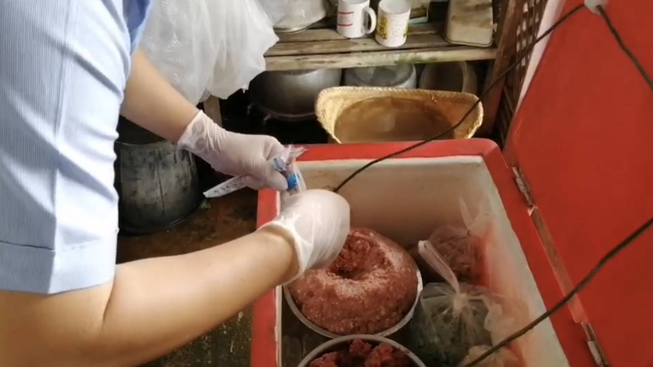 "เตือนกินหมูดิบ" ชาวน่าน 5 อำเภอ เปิบลาบ-หลู้ ป่วยหูดับ 17 ตาย 1