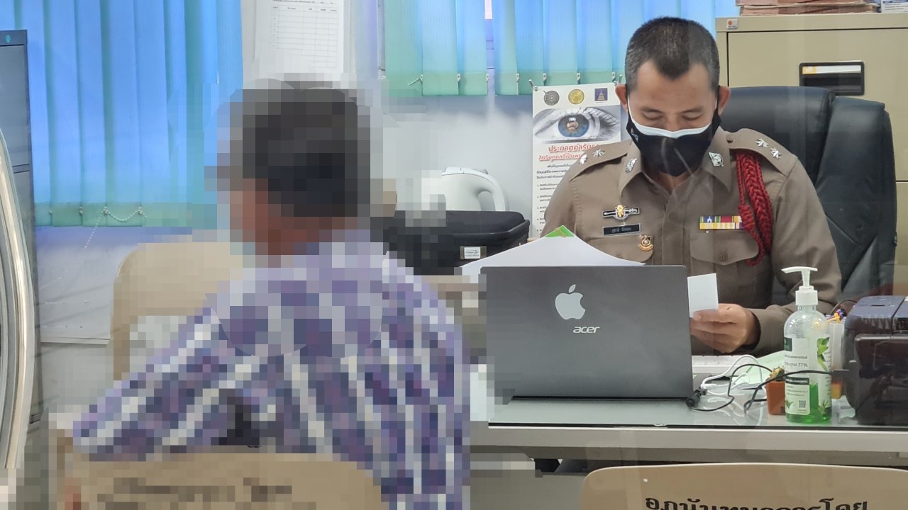ตร.บ้านกร่ำ นำหมายจับรวบตาวัย 68 ข่มขืนหลานสาววัย 15 แต่ยังให้การปฏิเสธ