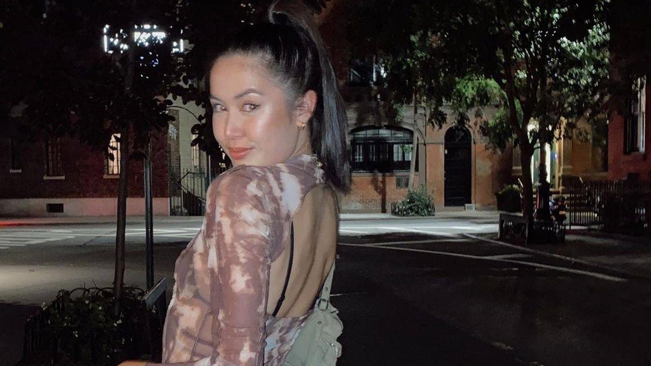 เจด้า ลูกสาว เจ เจตริน จัดเต็มความแซ่บ ใส่ชุดซีทรูบางเฉียบอวดหุ่นสวย