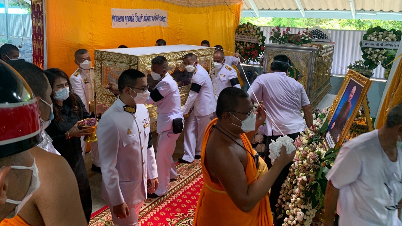 บรรจุสรีระ "หลวงพ่อเสือดำ" ในโลงแก้ว หลังละสังขาร อายุ 114 ปี