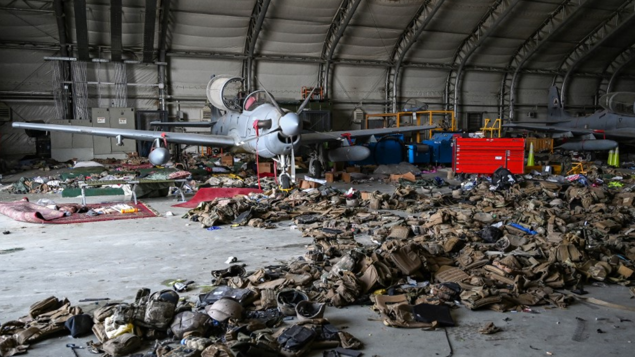 สหรัฐฯ ยอมรับ ทิ้งอาวุธไว้ในคาบูลอื้อ แต่ทำให้ใช้การไม่ได้แล้ว