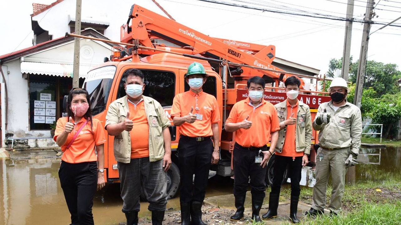 MEA ลงพื้นที่ช่วยประชาชนสมุทรปราการ นิคมอุตสาหกรรมบางปู ตรวจสอบระบบไฟฟ้าเพื่อความปลอดภัยจากน้ำท่วม