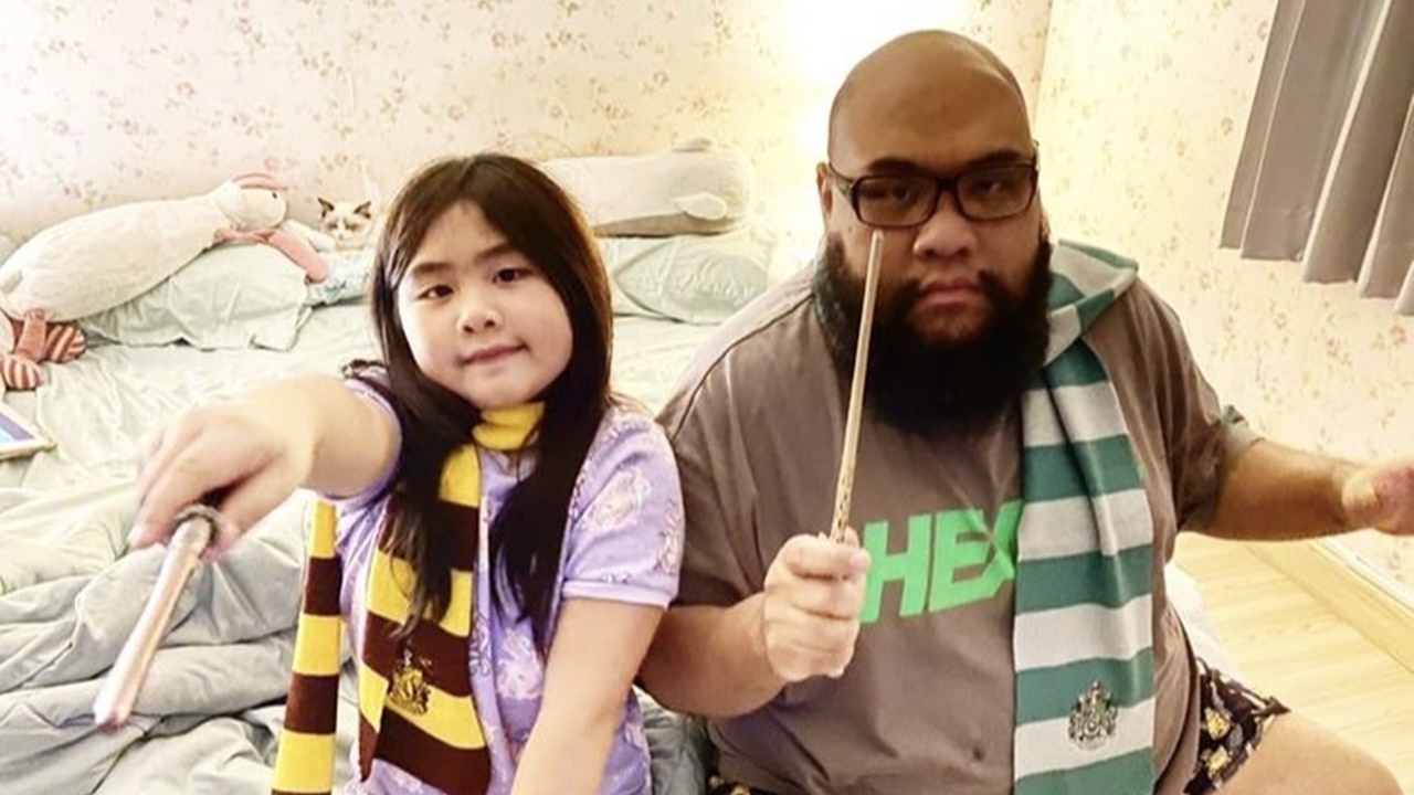 กอล์ฟ ฟักกลิ้งฮีโร่ หวงลูกสาวหนัก เจอหนุ่มแอดมาถาม น้องชูใจ ทำอะไรอยู่